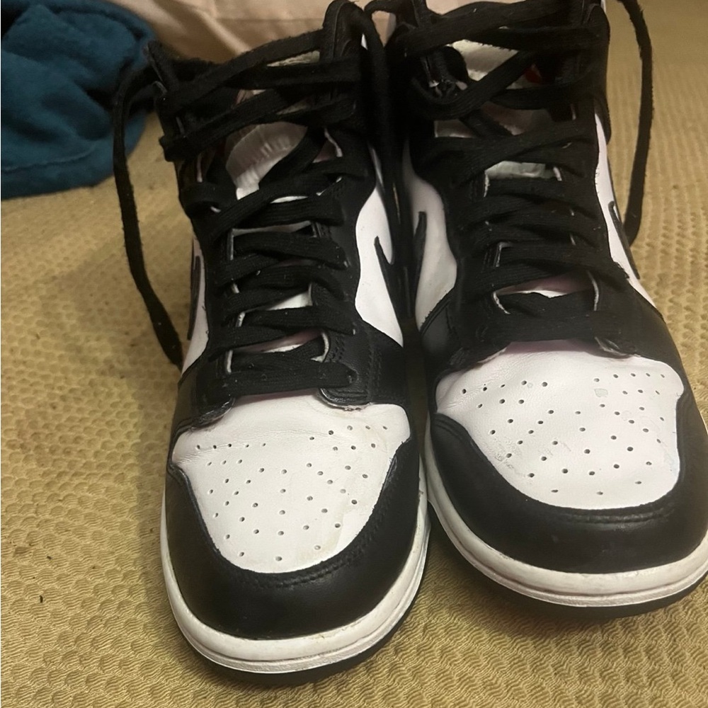 Nike Black and White Athletic Shoes